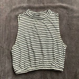 V neck crop top.